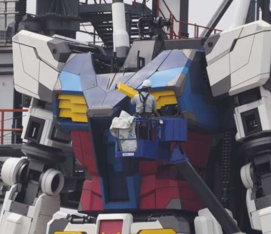 Gundam reale giappone gundamfactory yokohama cammina 7