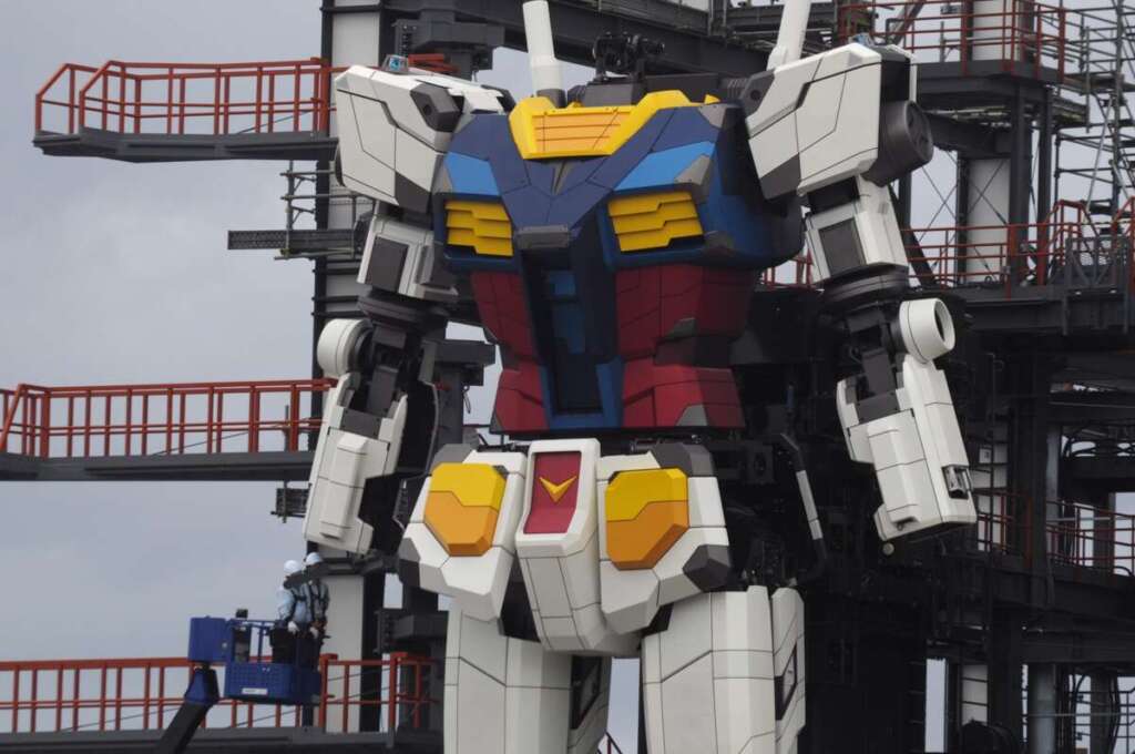 Gundam reale giappone gundamfactory yokohama cammina 8
