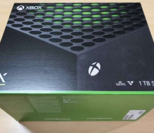 Xbox Series X Confezione