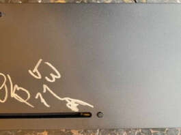 Xbox Series X autografata Phil Spencer Microsoft beneficenza ebay