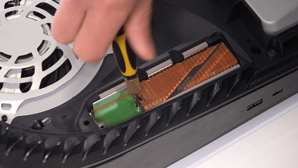 PlayStation 5 velocità del Samsung 980 Pro e dell'SSD interno di PS5