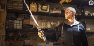 Star Wars fan realizza la prima Lightsaber retrattile autonoma, ed è Guinnes World Record