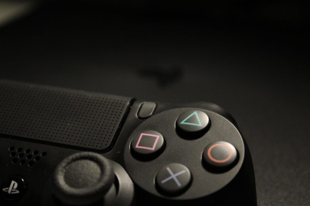 playstation-plus-now-4-sony-ps4-dualshock