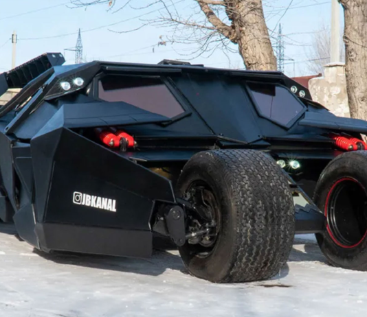 Batmobile Tumbler replica 400.000 dollari in vendita Batman Christopher Nolan Christian Bale