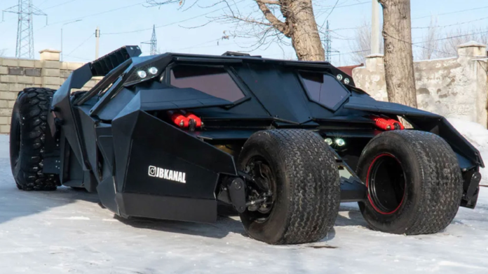 Batmobile Tumbler replica 400.000 dollari in vendita Batman Christopher Nolan Christian Bale