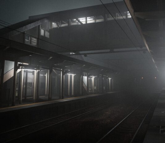 Lorenzo Drago artista 3D ricrea stazione di Toyama in Giappone usando Unreal Engine 5 Lumen e Quixel Megascans