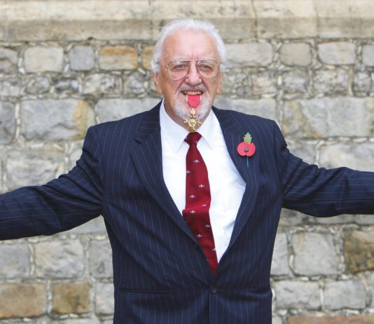 Bernard Cribbins ci lascia all'età di 93 anni star Doctor Who 007 Casino Royale Frenzy