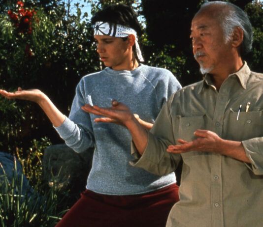 karate kid pat morita ralph macchio daniel larusso maestro miyagi cobra kai