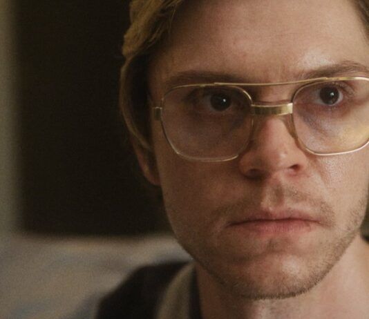 DAHMER Netflix evan peters