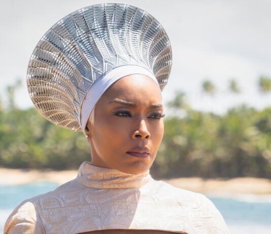 Black Panther Wakanda Forever Angela Bassett Queen Ramonda merita Oscar per i fan MCU Marvel Cinematic Universe