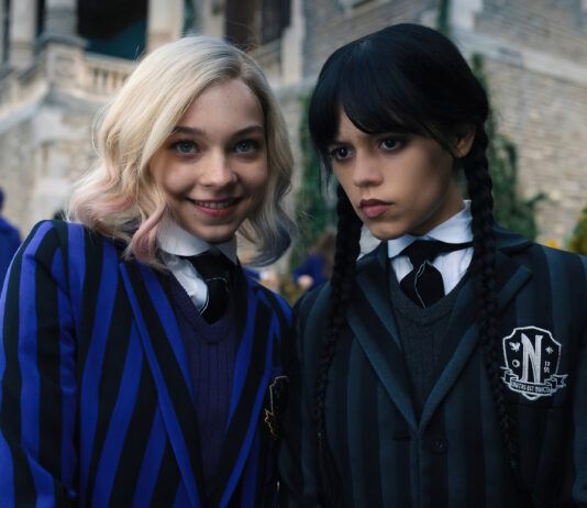 mercoledì addams wednesday jenna ortega enid sinclair emma myer tim burton netflix