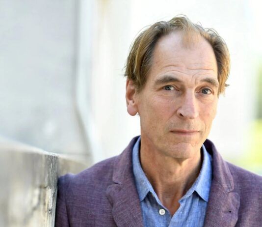 Julian Sands