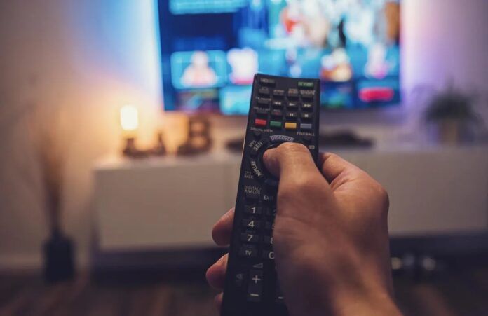 tv streaming amazon prime video netflix disney plus telecomando remote control