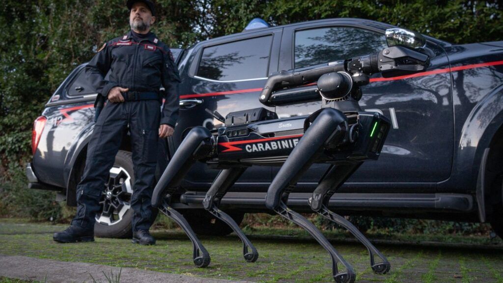 Carabinieri saetta cane robot 2