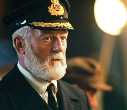 Bernard Hill morto Capitano Edward Smith Titanic